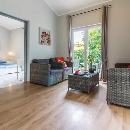 Apartment Modern And Elegant In A Quiet Part Of