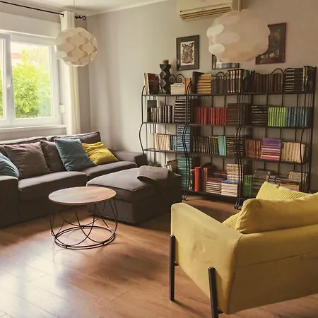 Modern And Elegant In A Quiet Part Of Apartment