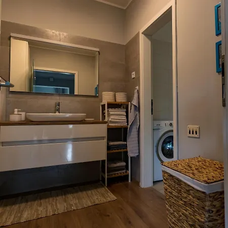 Апартаменты Modern And Elegant In A Quiet Part Of