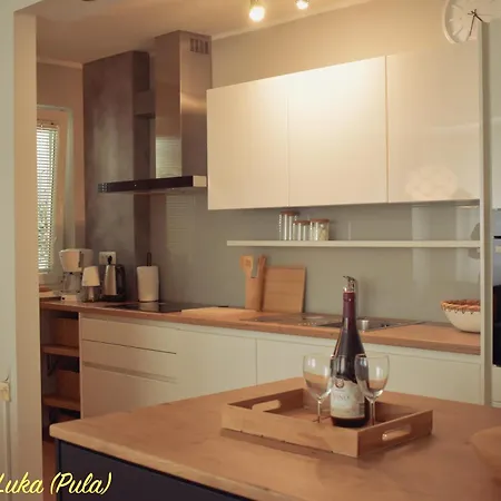 Апартаменты Modern And Elegant In A Quiet Part Of Пула