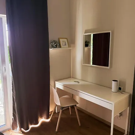 Modern And Elegant In A Quiet Part Of 아파트 *
