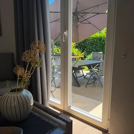 Modern And Elegant In A Quiet Part Of 아파트